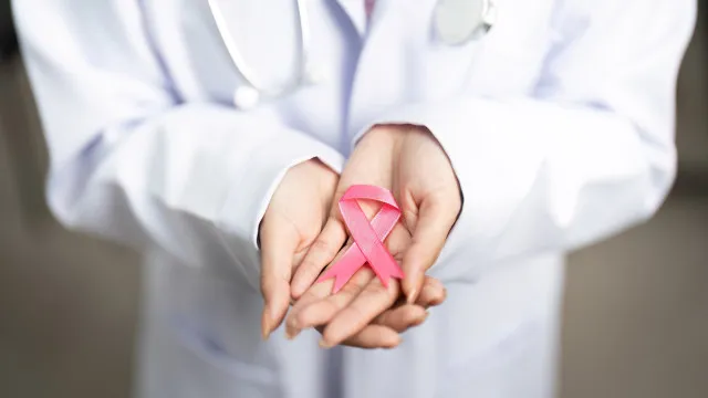 
                    Cancro. Médica revela sinais que podem surgir meses antes do diagnóstico
                