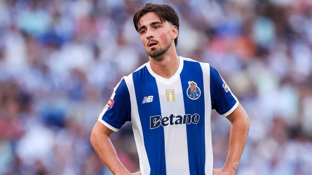 
                    Nova lesão de Martim Fernandes reacende alerta no FC Porto
                