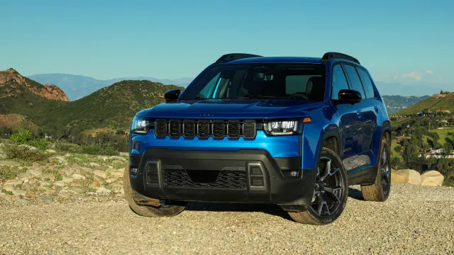 
                    Futuro Jeep Cherokee terá nova plataforma neste país (mas ainda demora)
                