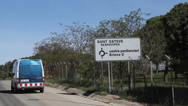 
                    Bateu, mordeu, ameaçou: Visitante agride funcionária de prisão em Espanha
                