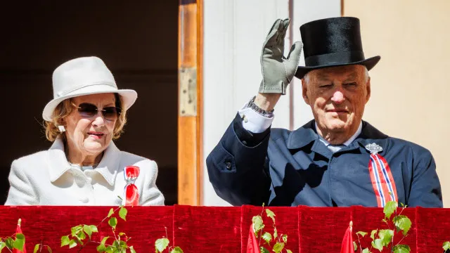 
                    Rei Harald V da Noruega novamente internado. Vai ficar de baixa 2 semanas
                