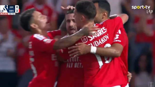 
                    Rafa Silva brilha em Rio Maior e amplia contagem do Benfica com golaço
                