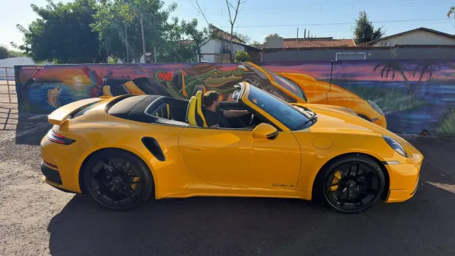 
                    Detido influencer que sorteava carros de luxo por 25 cêntimos no Brasil
                