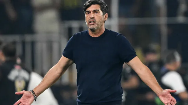 
                    Lyon de Paulo Fonseca empata fora com Fenerbahçe na 1.ª mão do play-off
                