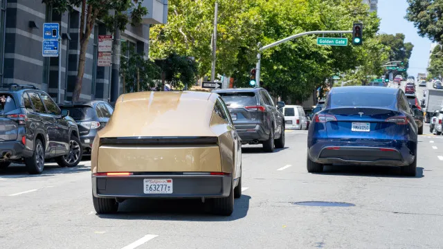 
                    Tesla sem volante e pedais pode estar a poucos dias de se estrear
                