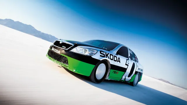 
                    Há 15 anos, um Skoda Octavia andou a 365 km/h e fez história
                
