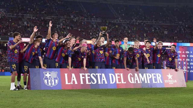 
                    FC Barcelona conquista Gamper ao bater Al Ahly no fecho da pré-temporada
                