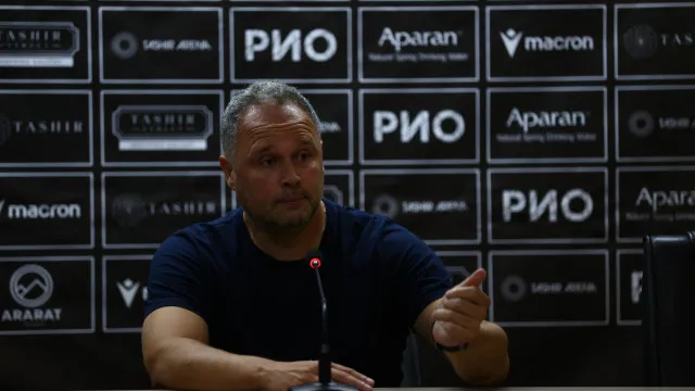 
                    Celje, de Vítor Campelos, empata com Slovan na primeira mão do play-off
                