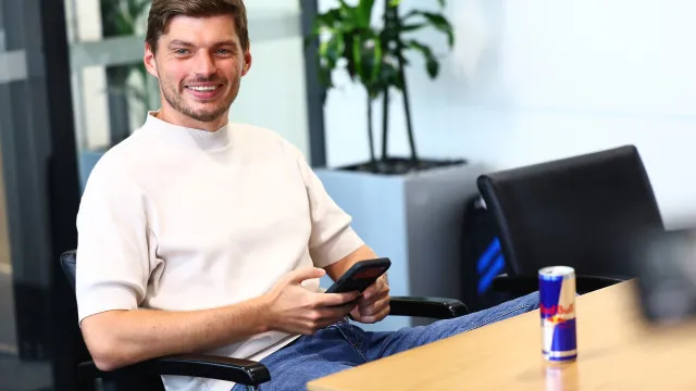 
                    É oficial: Verstappen renova com a Red Bull até 2030
                
