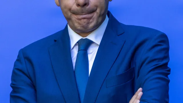 
                    Estado paga prémio de 55 milhões ao dono da Zara para reentrar na REN
                