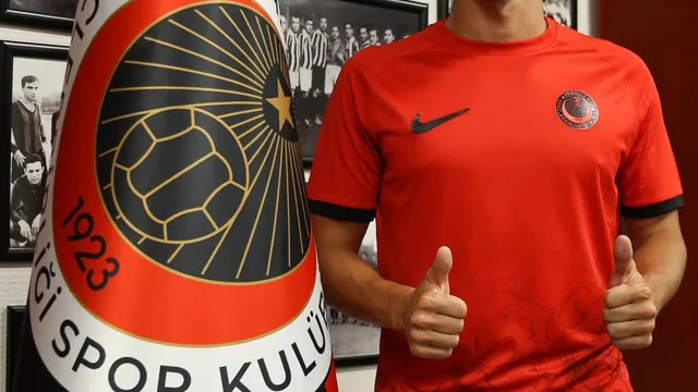 
                    Oficial: Benfica cede Tiago Gouveia ao Gençlerbirligi
                