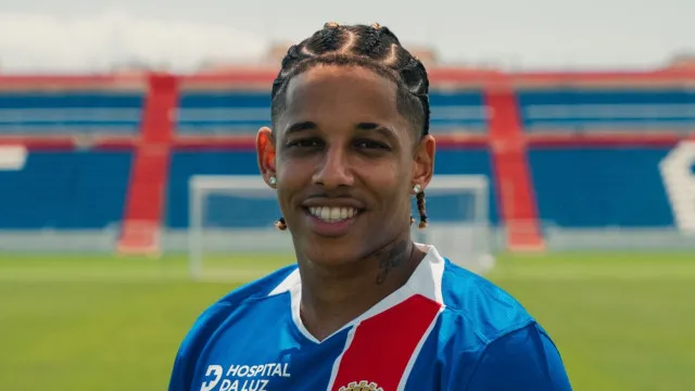 
                    Oficial: Extremo André Vidigal reforça ataque do Alverca
                