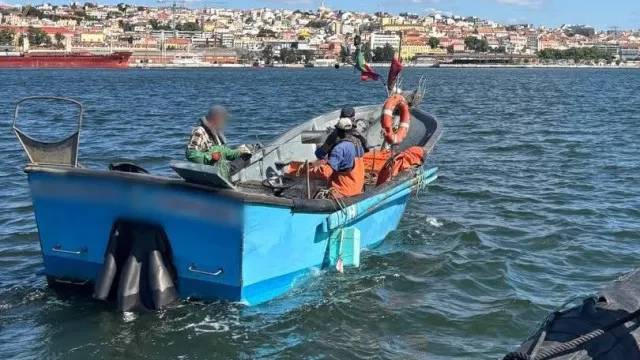 
                    Polícia Marítima apreende 20 kg de pescado durante patrulha no rio Tejo
                