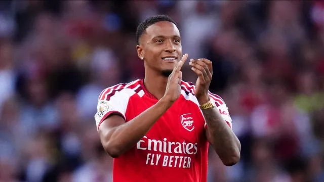 
                    Oficial: Arsenal anuncia contratação do defesa Ezri Konsa
                