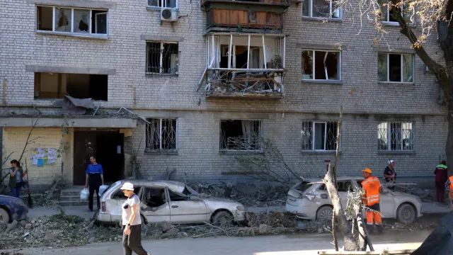
                    Ataques com mísseis em Kyiv e no sul da Ucrânia causaram cinco mortos
                