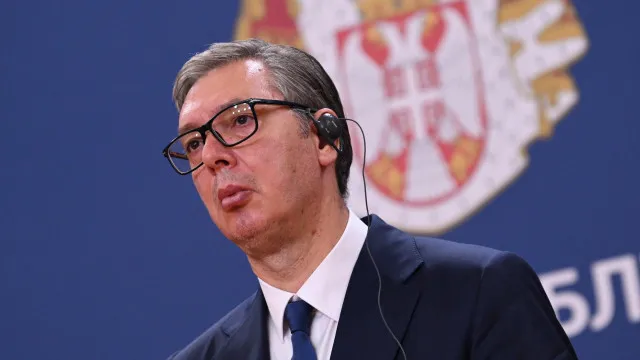
                    Sérvia contra saída de tropas da NATO de zona no Kosovo
                