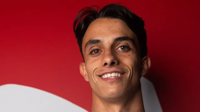 
                    Oficial: Benfica empresta jovem que não contava para Marco Silva
                