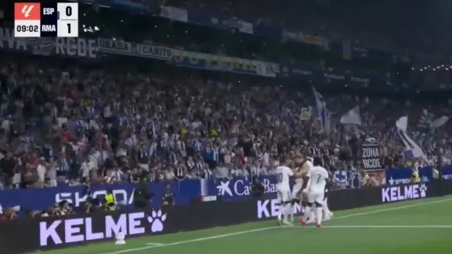 
                    Bellingham fez o 1.º golo no regresso de Mourinho... que reagiu assim
                