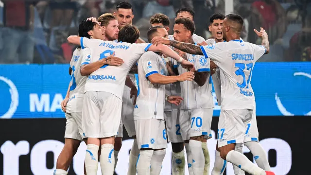 
                    Kevin De Bruyne salta do banco para desbloquear triunfo do Napoli
                