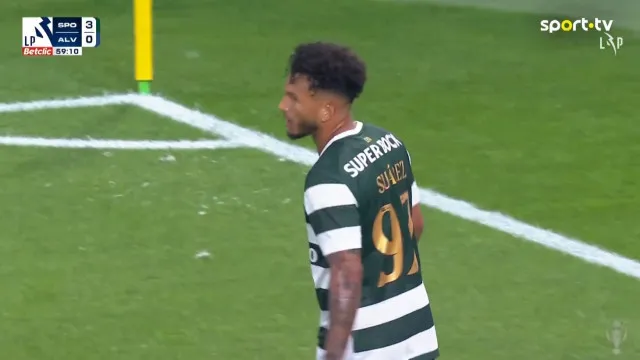 
                    Suárez afasta fantasmas com golo pelo Sporting... após erro do Alverca
                