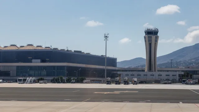 
                    Drone obriga a encerramento temporário do aeroporto de Málaga
                