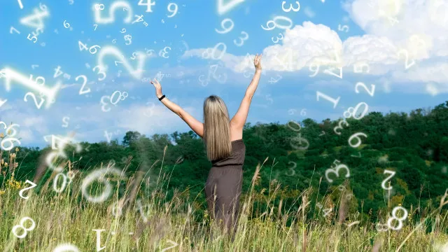 
                    Os números mágicos e as cores da sorte para cada signo esta semana
                