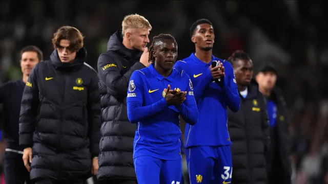 
                    Chelsea entra a vencer na casa do Fulham em jogo... com Quenda em estreia
                