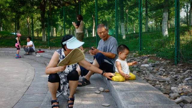 
                    Calor extremo afeta quase 79% dos idosos pobres de Hong Kong
                