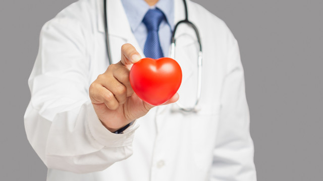 Médico alerta: 7 sinais de problemas no coração que nunca deve ignorar