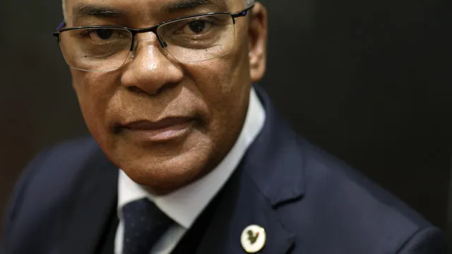 
                    UNITA diz que gasto em centro prova que governo desconhece Angola
                
