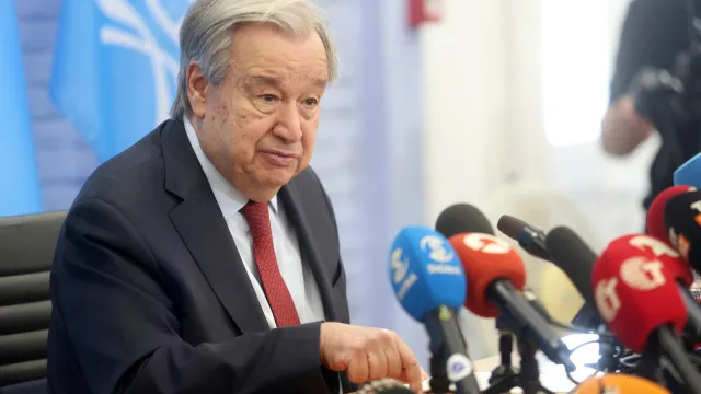 
                    Guterres pede à ONU que trave ciclo de conflito, violência e fome
                