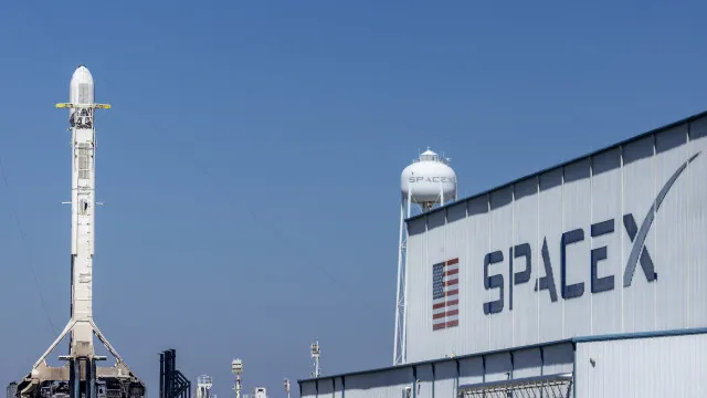 
                    SpaceX vai construir base espacial nos EUA no valor de 86.000 milhões
                