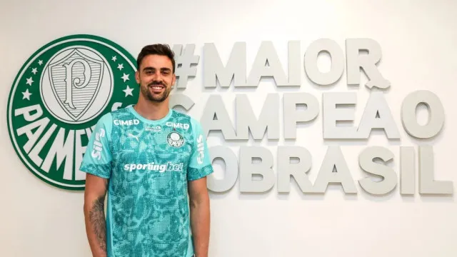 
                    Oficial: Com Kaique a caminho do Sporting, Palmeiras confirma sucessor
                