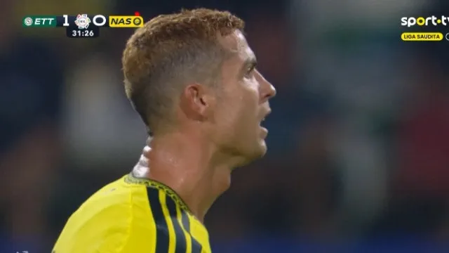 
                    Cara de Cristiano Ronaldo diz tudo. Frangos colocaram Al Nassr a perder
                
