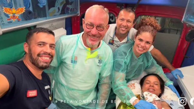 
                    Bebé nasce em ambulância dos Bombeiros de Albufeira: 
