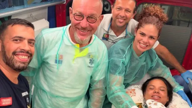 Bebé nasce em ambulância dos Bombeiros de Albufeira: “Único e especial”
