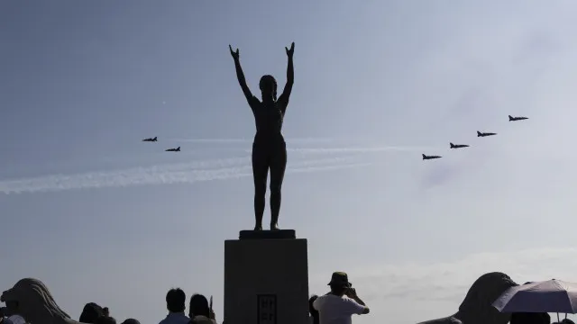 
                    Seul diz que aeronaves militares russas entraram em zona de defesa
                