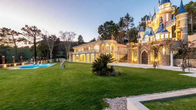 
                    Plataforma revela as 10 casas mais caras à venda em Portugal: As imagens
                