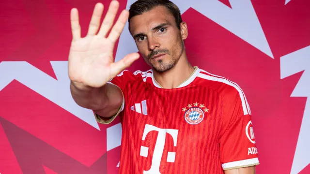 
                    João Palhinha chegou ao Seixal para ser reforço oficial do Benfica
                