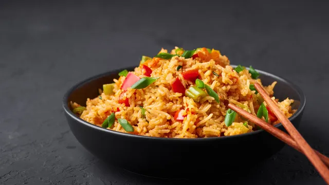 
                    O segredo do chef Kiko para fazer arroz com frango salteado na perfeição
                