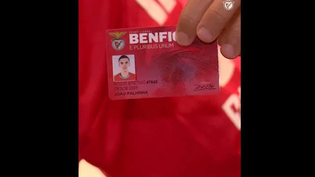 
                    Surpreende? Detalhe na apresentação de Palhinha no Benfica salta à vista
                