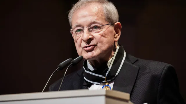 
                    Escritor húngaro Péter Nádas morre aos 83 anos
                