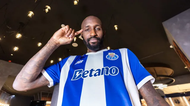 
                    Oficial: Seko Fofana regressa ao FC Porto num empréstimo de uma temporada
                