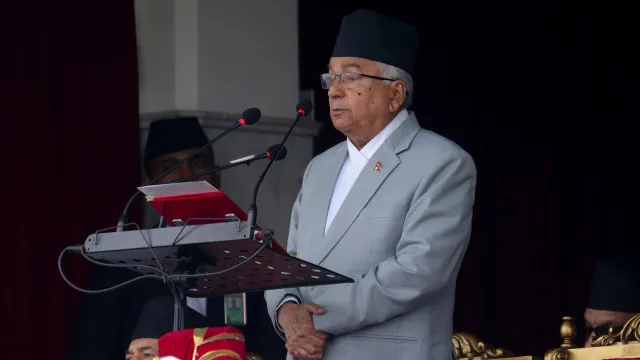 
                    Presidente do Nepal pede mobilização total após catástrofe
                