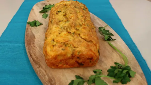 
                    Bolo salgado (saudável) para o jantar? Anote esta receita com atum
                