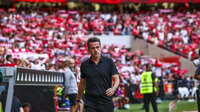 Equipa que ganha não mexe. Os onzes iniciais para o Aarhus-Benfica