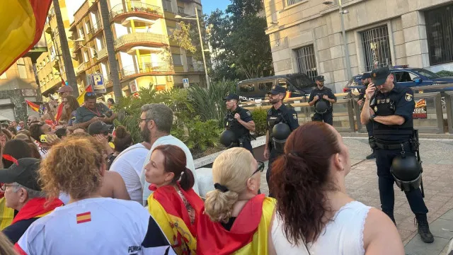 
                    Milhares de habitantes de Ceuta nas ruas a exigir expulsões e demissões
                