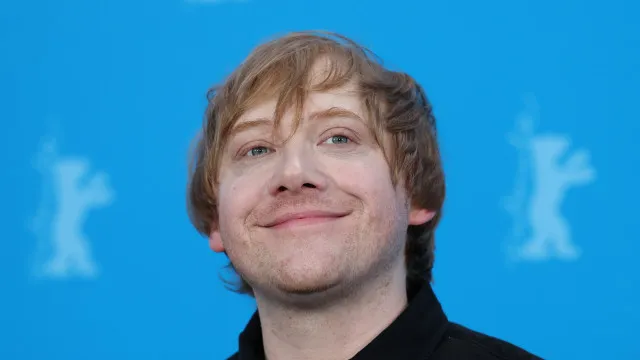 
                    Do cinema à Broadway: Rupert Grint vai voltar a dar vida a Ron Weasley
                