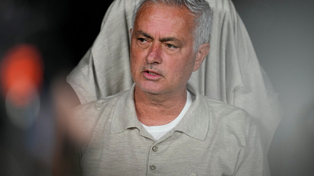  Mourinho diz que Cristiano Ronaldo precisa “domar o ego” na seleção
