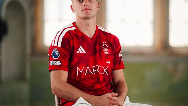 
                    Oficial: Liam Delap é a contratação mais cara do Nottingham Forest
                